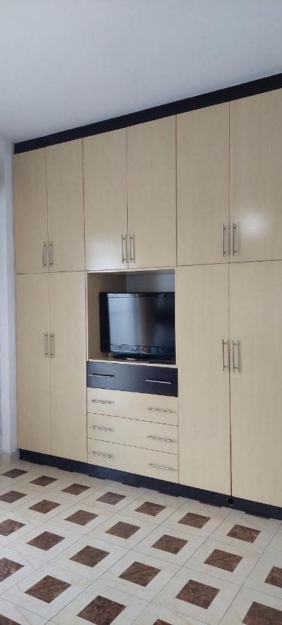 Apartment Tinka in Saranda Bagian luar foto