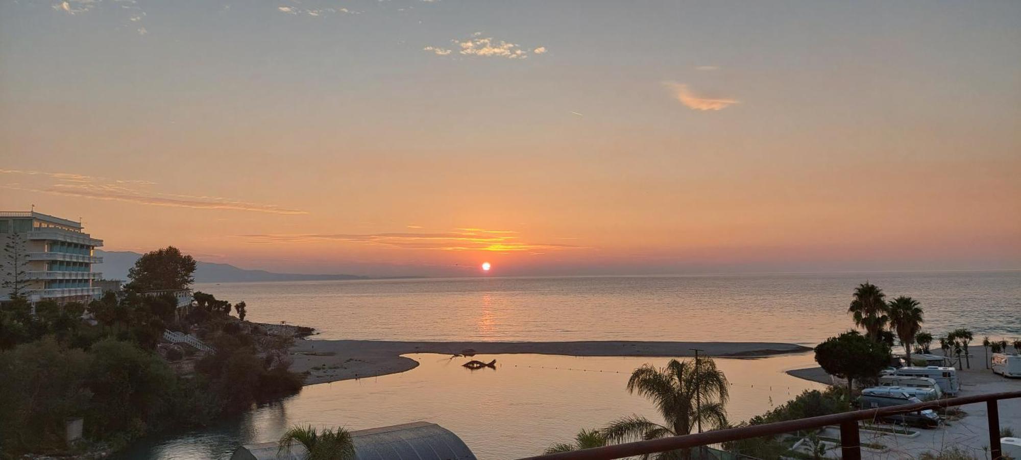 Apartment Tinka in Saranda Bagian luar foto