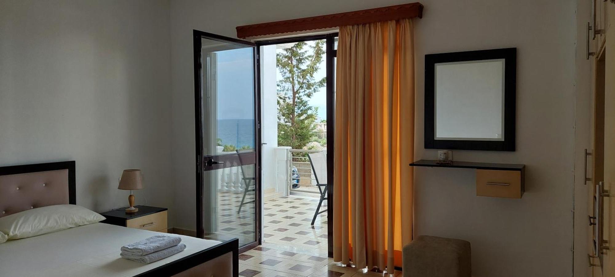 Apartment Tinka in Saranda Bagian luar foto